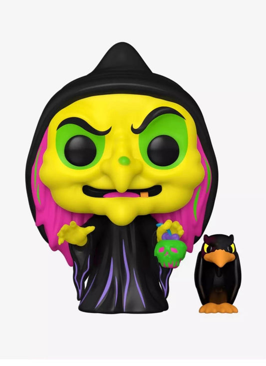 Funko Pop! Disney Villains Snow White and 7 Dwarfs Disguised Evil Queen w/Raven