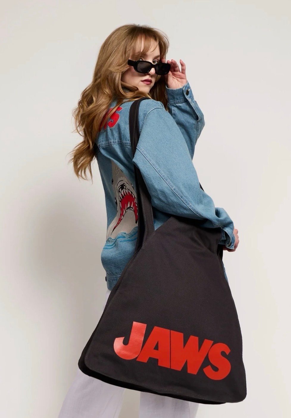 Cakeworthy JAWS OVERSIZED TOTE BAG